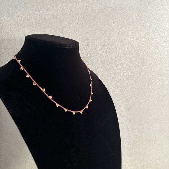 Elegant Beaded Necklace with Pink Accents - Picture 3 of 5